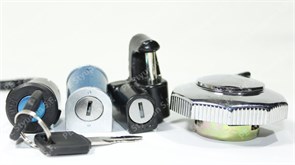 Замок зажигания CB/CG (полн. компл. с бол. крышкой бака и компл. болтов) CC000015